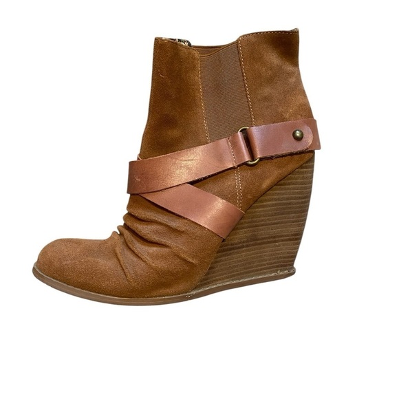 Seychelles Brown Ankle Boots with Suede Finish and Strap Detail Size 10 - Picture 4 of 9